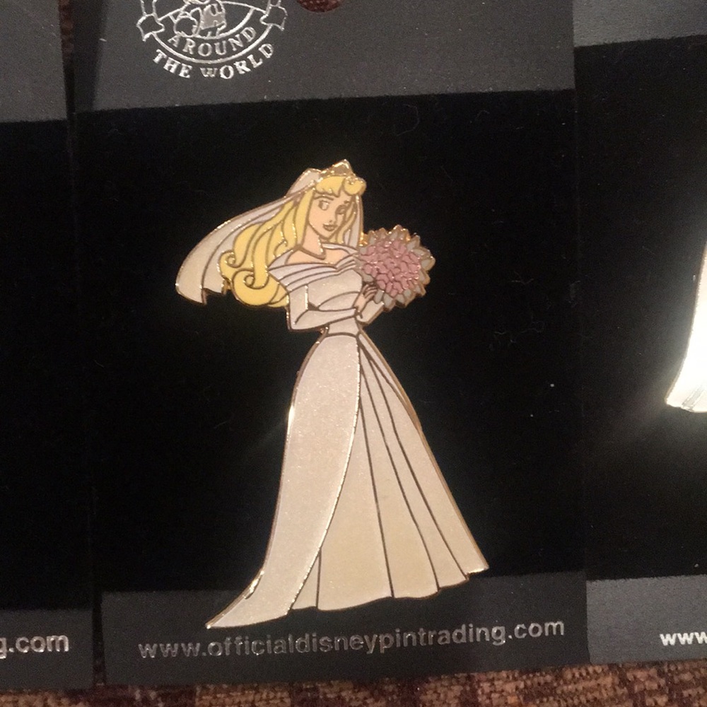 Disney Princess set of 2 pins (Snow White sold)